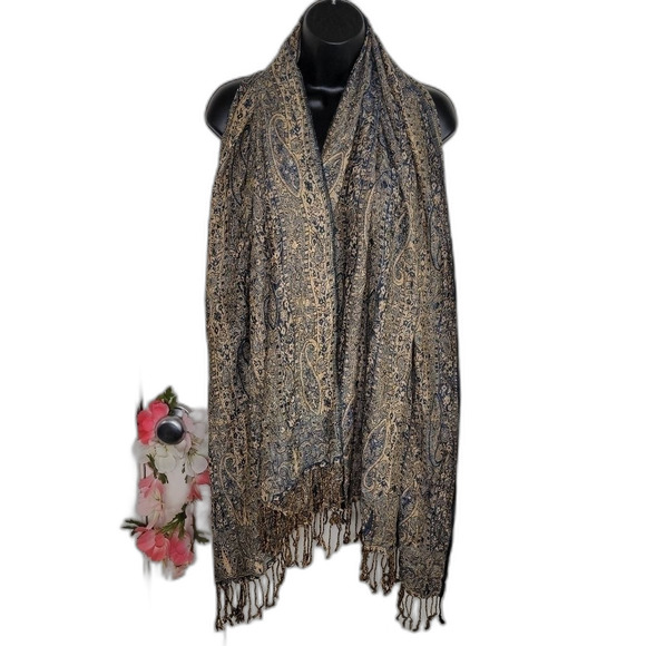 Norm Thompson floral & paisley print fringe scarf wrap - Picture 1 of 5